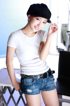男生头像欧美黑白背影_高清高清迅雷在线观看